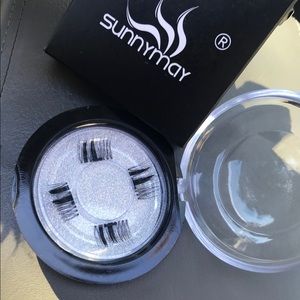 NIB. Magnetic False Lash Extensions